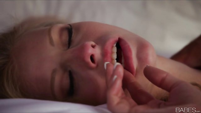 XXX بدون ثبت نام شلخته شیدا توسط برهنه داغ داستانهای سکی الاغ بزرگ او دمار از روزگارمان درآورد